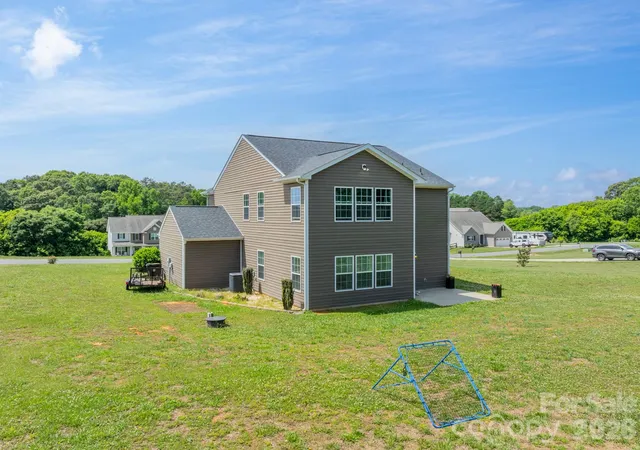 Photo 4 of Single family home for sale at 4043 Avis Way, Monroe, NC 28110 | MLS# 4382006 | Listing updated on 2026-08-02