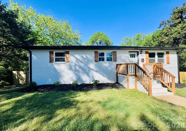 1st image of 533 Frank Dr, Charlotte, NC 28215 | MLS# 4382114