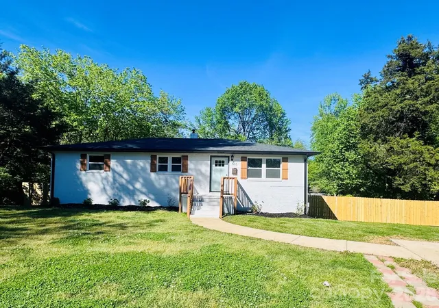 2nd image of 533 Frank Dr, Charlotte, NC 28215 | MLS# 4382114