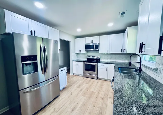 5th image of 533 Frank Dr, Charlotte, NC 28215 | MLS# 4382114