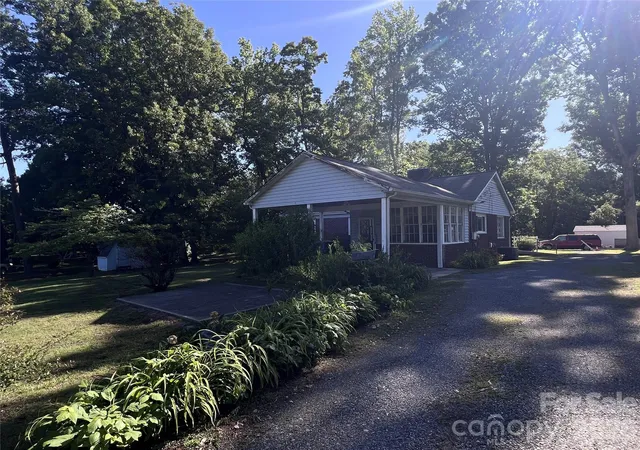 Homes for sale in Kings Mountain, NC | 209 S Roxford Rd, Kings Mountain, NC 28086 | MLS# 4382118