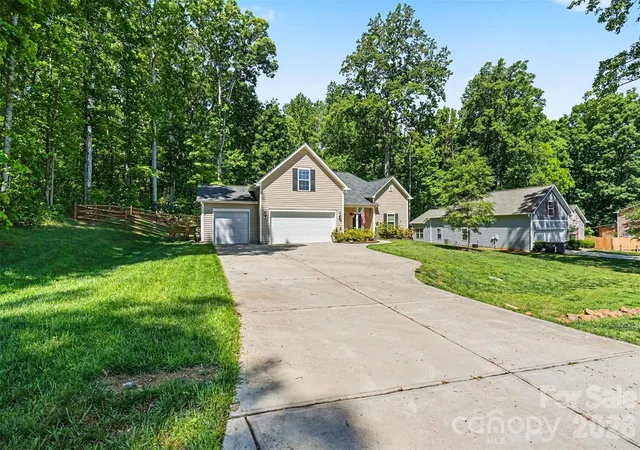 5th image of 12301 Flatbush Dr, Huntersville, NC 28078 | MLS# 4382119