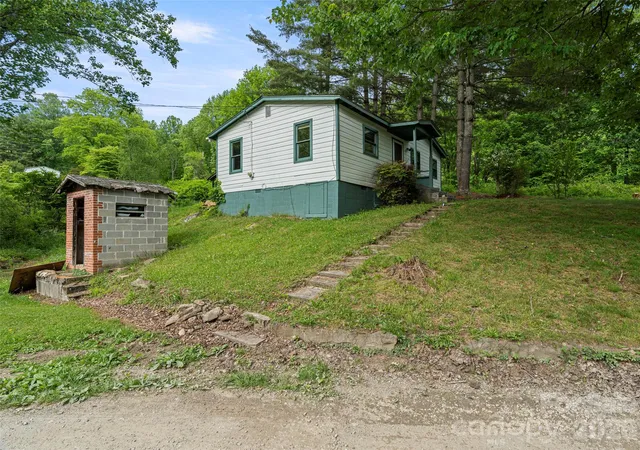 Photo 25 of Single family home for sale at 1669 Fisher Crk Rd, Sylva, NC 28779 | MLS# 4382128 | Listing updated on 2026-10-15