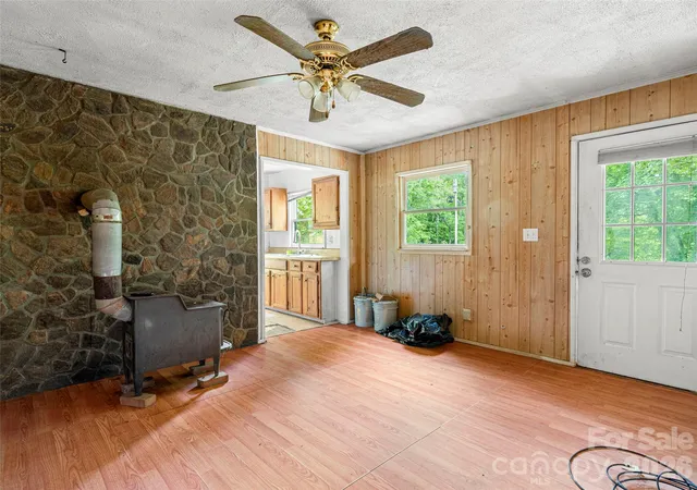 Photo 4 of Single family home for sale at 1669 Fisher Crk Rd, Sylva, NC 28779 | MLS# 4382128 | Listing updated on 2026-10-15