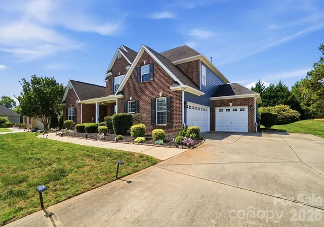 Photo 4 of Sale Pending at 5305 Radcliffe Dr, Waxhaw, NC 28173 | MLS# 4382149 | Listing updated on 2026-08-29