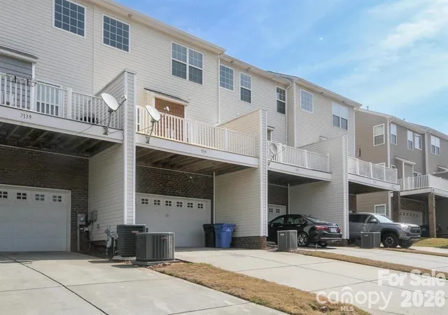 2nd image of 7139 Brighton Park Dr, Mint Hill, NC 28227 | MLS# 4382151