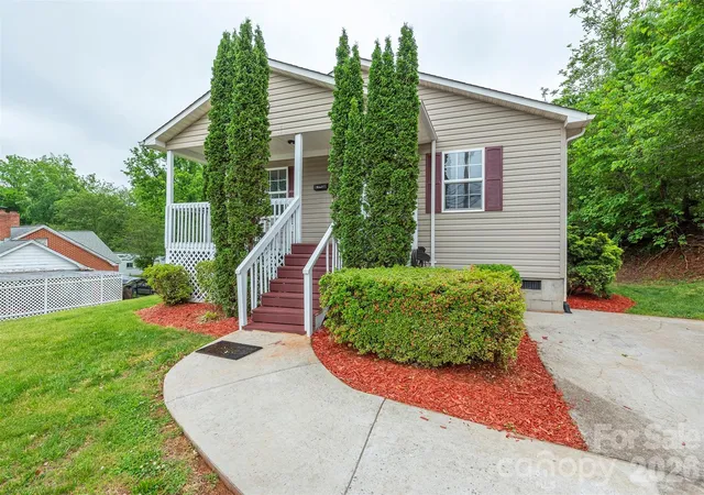 2nd image of 104 Bethel St, Morganton, NC 28655 | MLS# 4382152