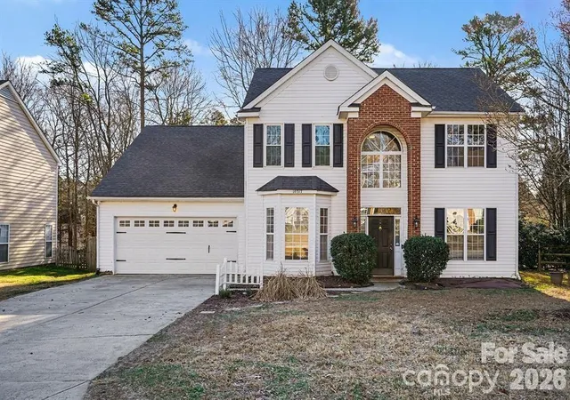 Homes for sale in Charlotte, NC | 10317 Stoneykirk Ln, Charlotte, NC 28269 | MLS# 4382179