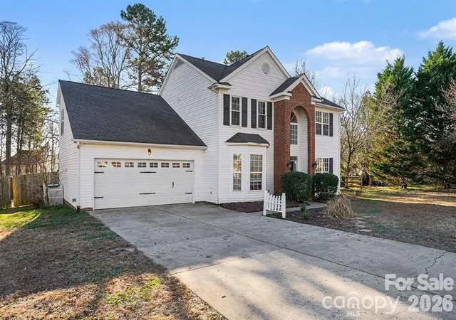 Homes for sale in Charlotte, NC | 10317 Stoneykirk Ln, Charlotte, NC 28269 | MLS# 4382179