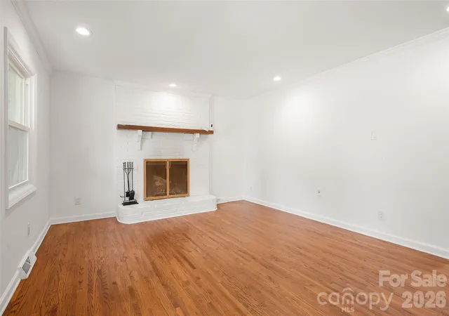Photo 3 of Single family home for sale at 4300 Dowling Dr, Charlotte, NC 28205 | MLS# 4382193 | Listing updated on 2026-09-26