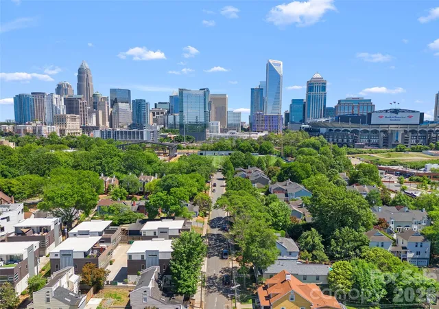 image of 918 Greenleaf Ave, Charlotte, NC 28202