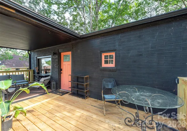 Photo 2 of Single family home for sale at 17 Springdale Ave, Asheville, NC 28803 | MLS# 4382261 | Listing updated on 2026-09-24