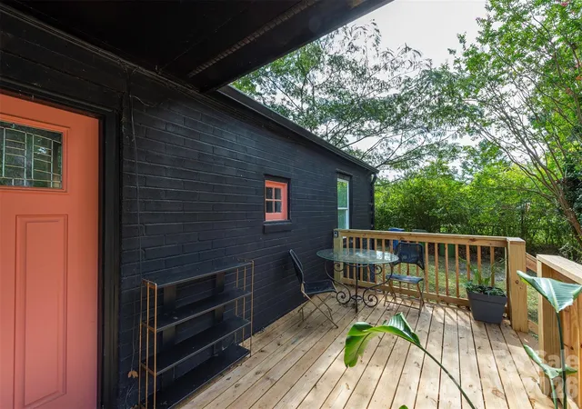 Photo 3 of Single family home for sale at 17 Springdale Ave, Asheville, NC 28803 | MLS# 4382261 | Listing updated on 2026-09-24