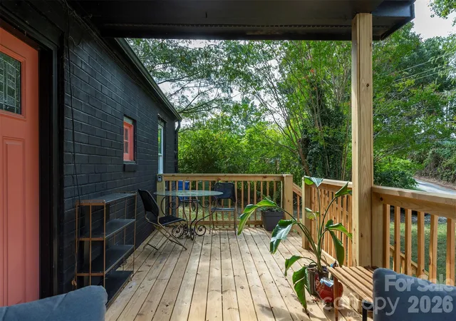 Photo 4 of Single family home for sale at 17 Springdale Ave, Asheville, NC 28803 | MLS# 4382261 | Listing updated on 2026-09-24