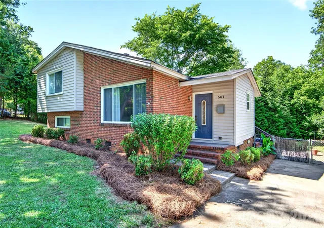 1st image of 501 Kenlough Dr, Charlotte, NC 28209 | MLS# 4382282