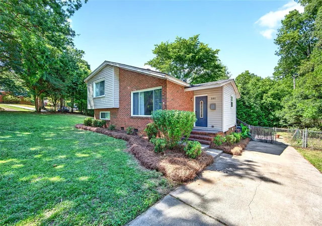 5th image of 501 Kenlough Dr, Charlotte, NC 28209 | MLS# 4382282