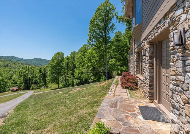 3rd image of 250 Lynn Cove Rd, Asheville, NC 28804 | MLS# 4382312
