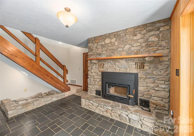 5th image of 250 Lynn Cove Rd, Asheville, NC 28804 | MLS# 4382312