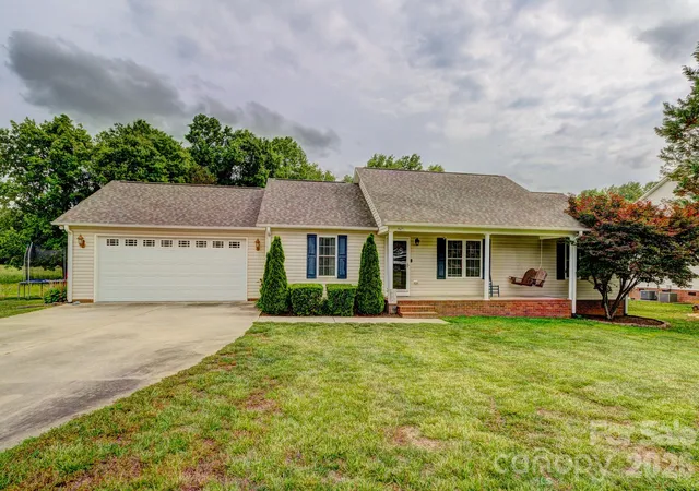 Homes for sale in Crouse, NC | 4671 Garys Pl, Crouse, NC 28033 | MLS# 4382360