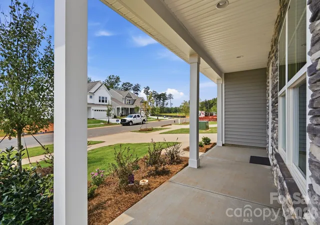 Photo 3 of Single family home for sale at 124 Swing Ln, Troutman, NC 28166 | MLS# 4382366 | Listing updated on 2026-10-03