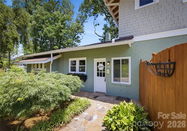 Photo 3 of Single family home for sale at 311 W Union St, Morganton, NC 28655 | MLS# 4382391 | Listing updated on 2026-09-14