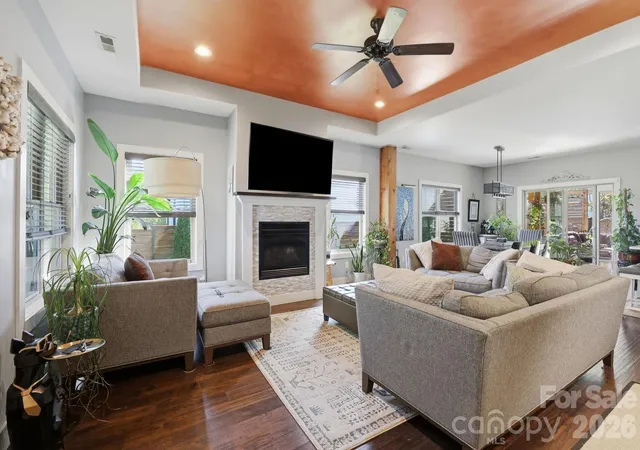 Photo 3 of Single family home for sale at 25 Linn Garden Ln, Swannanoa, NC 28778 | MLS# 4382392 | Listing updated on 2026-08-20