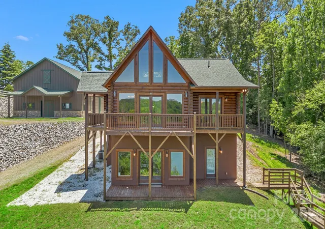 Photo 1 of Single family home for sale at 318 Heron Point Dr, Wilkesboro, NC 28697 | MLS# 4382408 | Listing updated on 2026-08-27