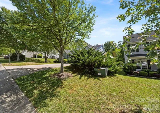 image of 40 Ashton Bluff Cir, Mount Holly, NC 28120 | MLS# 4382468