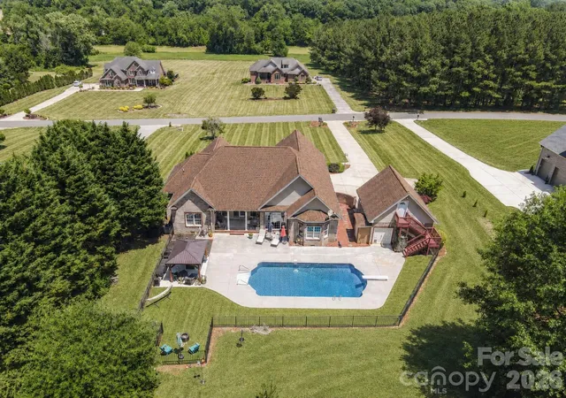 Photo 2 of Single family home for sale at 137 Natures Trl, Statesville, NC 28625 | MLS# 4382561 | Listing updated on 2026-09-19