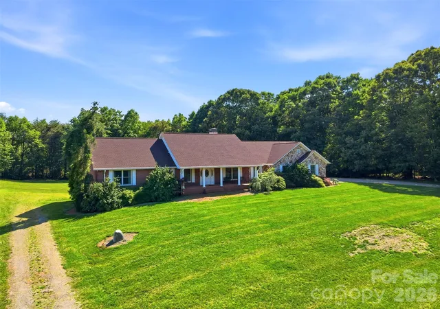 3rd image of 6181 Willowbottom Rd, Hickory, NC 28602 | MLS# 4382562