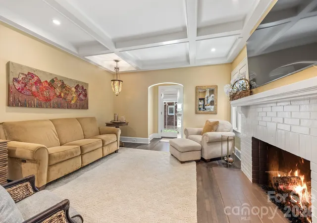 Photo 4 of Single family home for sale at 2601 E 5th Street, Charlotte, NC 28204 | MLS# 4382589 | Listing updated on 2026-10-24