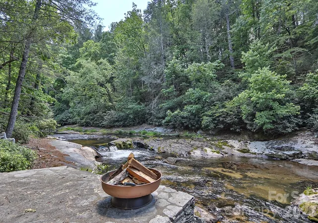 Homes for sale in Traphill, NC | 408 Stone River Dr, Traphill, NC 28685 | MLS# 4382592
