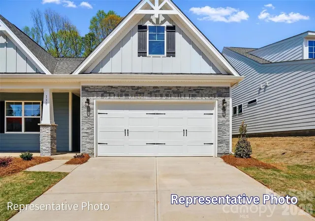 Photo 2 of Single family home for sale at 3001 Old Glory Dr, Gastonia, NC 28056 | MLS# 4382614 | Listing updated on 2026-10-06
