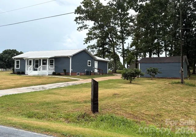 Photo 3 of Single family home for sale at 6123 Flay Rd, Cherryville, NC 28021 | MLS# 4382632 | Listing updated on 2026-09-23