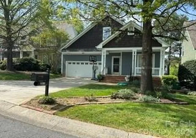 Homes for sale in Charlotte, NC | 2615 Merion Hills Ct, Charlotte, NC 28269 | MLS# 4382645