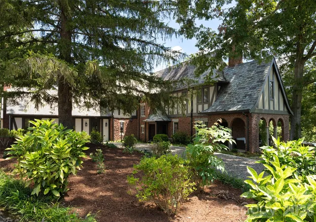 Photo 3 of Single family home for sale at 72 Windsor Rd, Asheville, NC 28804 | MLS# 4382648 | Listing updated on 2026-09-30