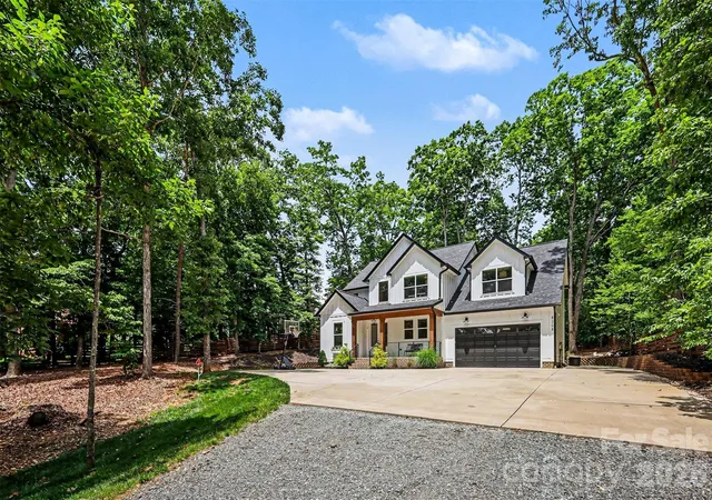 Photo 2 of Single family home for sale at 8208 New Town Rd, Waxhaw, NC 28173 | MLS# 4382705 | Listing updated on 2026-10-01