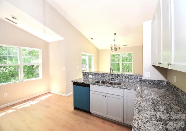 5th image of 176 Clear Creekside Dr, Hendersonville, NC 28792 | MLS# 4382711