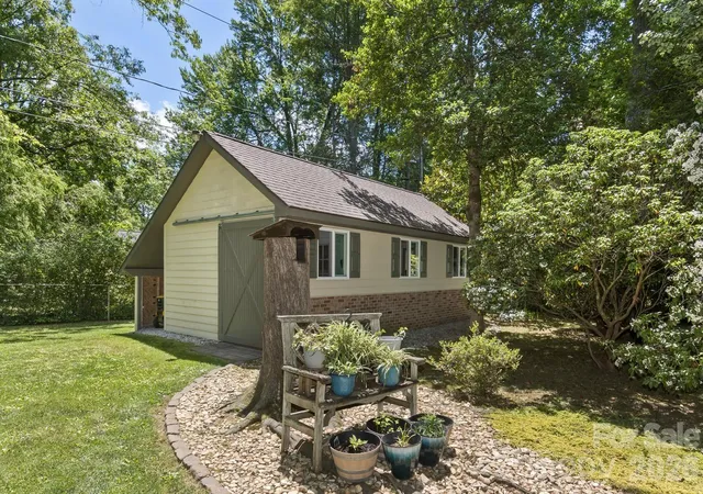 5th image of 29 S Greenwood Forest Dr, Etowah, NC 28729 | MLS# 4382718
