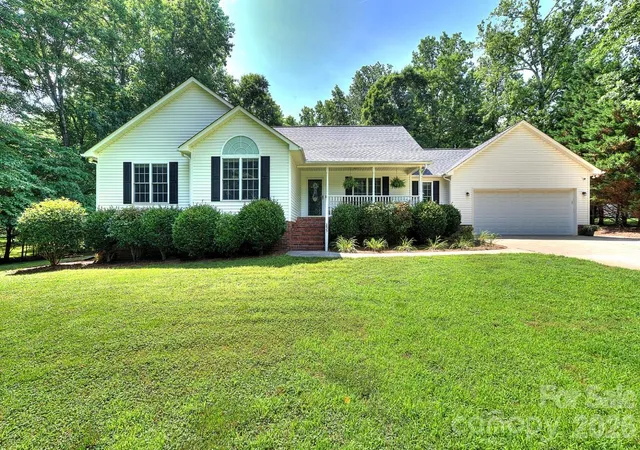Photo 1 of Single family home for sale at 255 Tanager Dr, York, SC 29745 | MLS# 4382744 | Listing updated on 2026-09-20