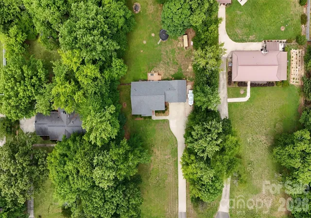 Photo 2 of Single family home for sale at 255 Tanager Dr, York, SC 29745 | MLS# 4382744 | Listing updated on 2026-09-20