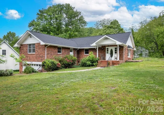 Photo 1 of Single family home for sale at 100 Kilpatrick St, Brevard, NC 28712 | MLS# 4382761 | Listing updated on 2026-09-24