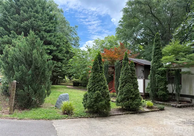 Photo 3 of Single family home for sale at 188 Forest Dr, Fort Mill, SC 29715 | MLS# 4382779 | Listing updated on 2026-10-06