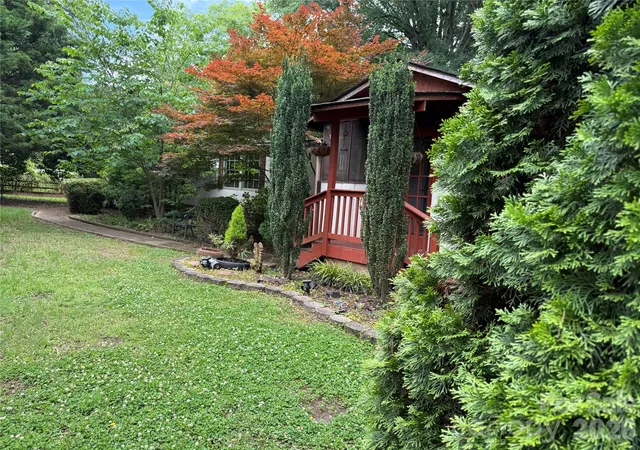 Photo 3 of Single family home for sale at 188 Forest Dr, Fort Mill, SC 29715 | MLS# 4382779 | Listing updated on 2026-10-06