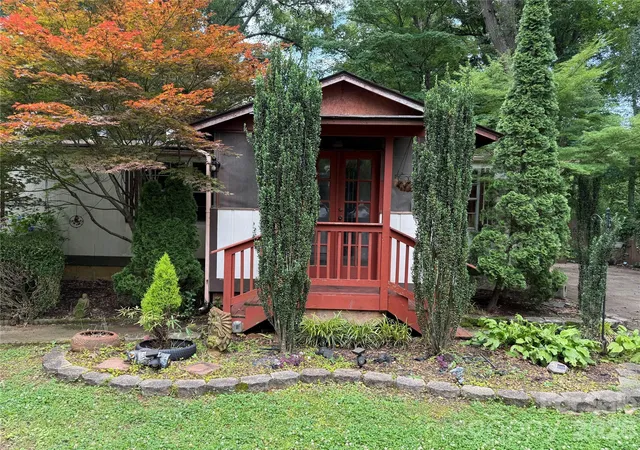 Photo 4 of Single family home for sale at 188 Forest Dr, Fort Mill, SC 29715 | MLS# 4382779 | Listing updated on 2026-10-06