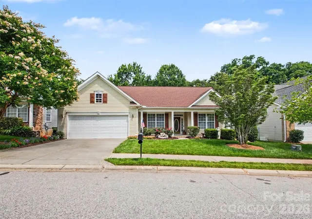 1st image of 834 Platinum Dr, Fort Mill, SC 29708 | MLS# 4382795