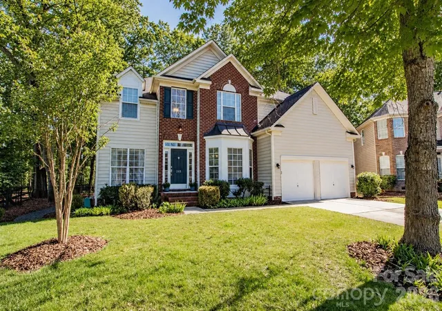 Photo 1 of Single family home for sale at 203 Elven Ct, Waxhaw, NC 28173 | MLS# 4382799 | Listing updated on 2026-09-23