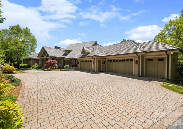 2nd image of 1938 Main St, Blowing Rock, NC 28605 | MLS# 4382801
