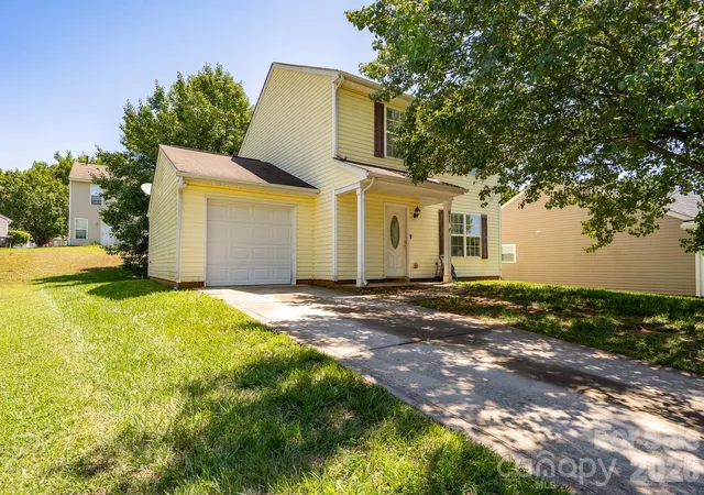 Photo 3 of Single family home for sale at 511 Lightspun Ln, Charlotte, NC 28216 | MLS# 4382805 | Listing updated on 2026-09-18