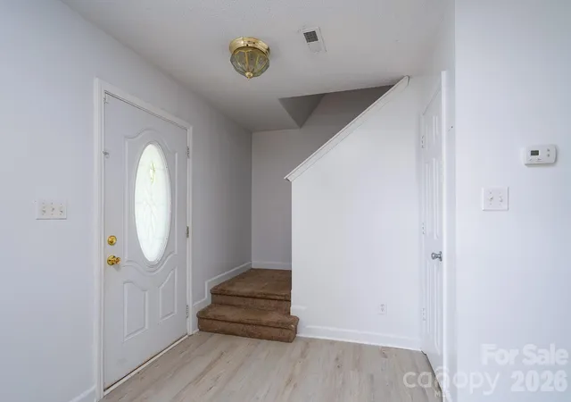 Photo 4 of Single family home for sale at 511 Lightspun Ln, Charlotte, NC 28216 | MLS# 4382805 | Listing updated on 2026-09-18